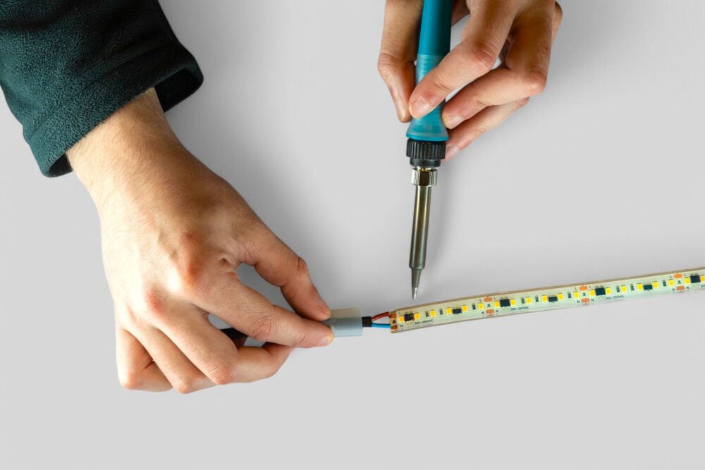 Soldadura tira led 220V